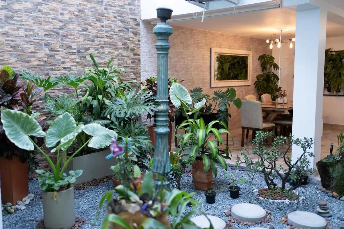 Villa Casa Laurel Hospedaje Boutique Alojamiento Completo Medellín