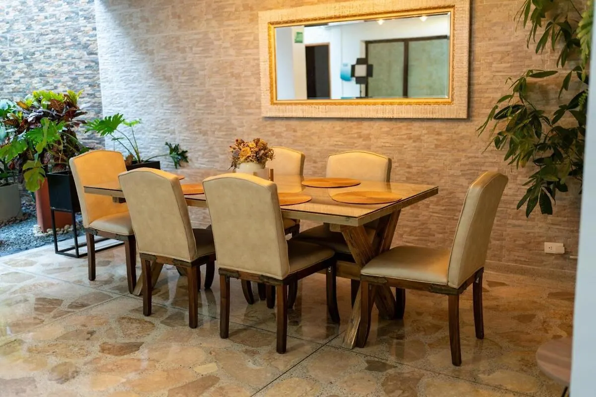 Villa Casa Laurel Hospedaje Boutique Alojamiento Completo Medellín